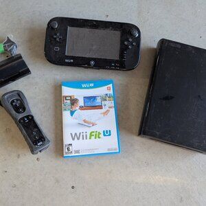 Nintendo Wii U WUP-101(02) Deluxe 32 GB Black Console + Accessories
